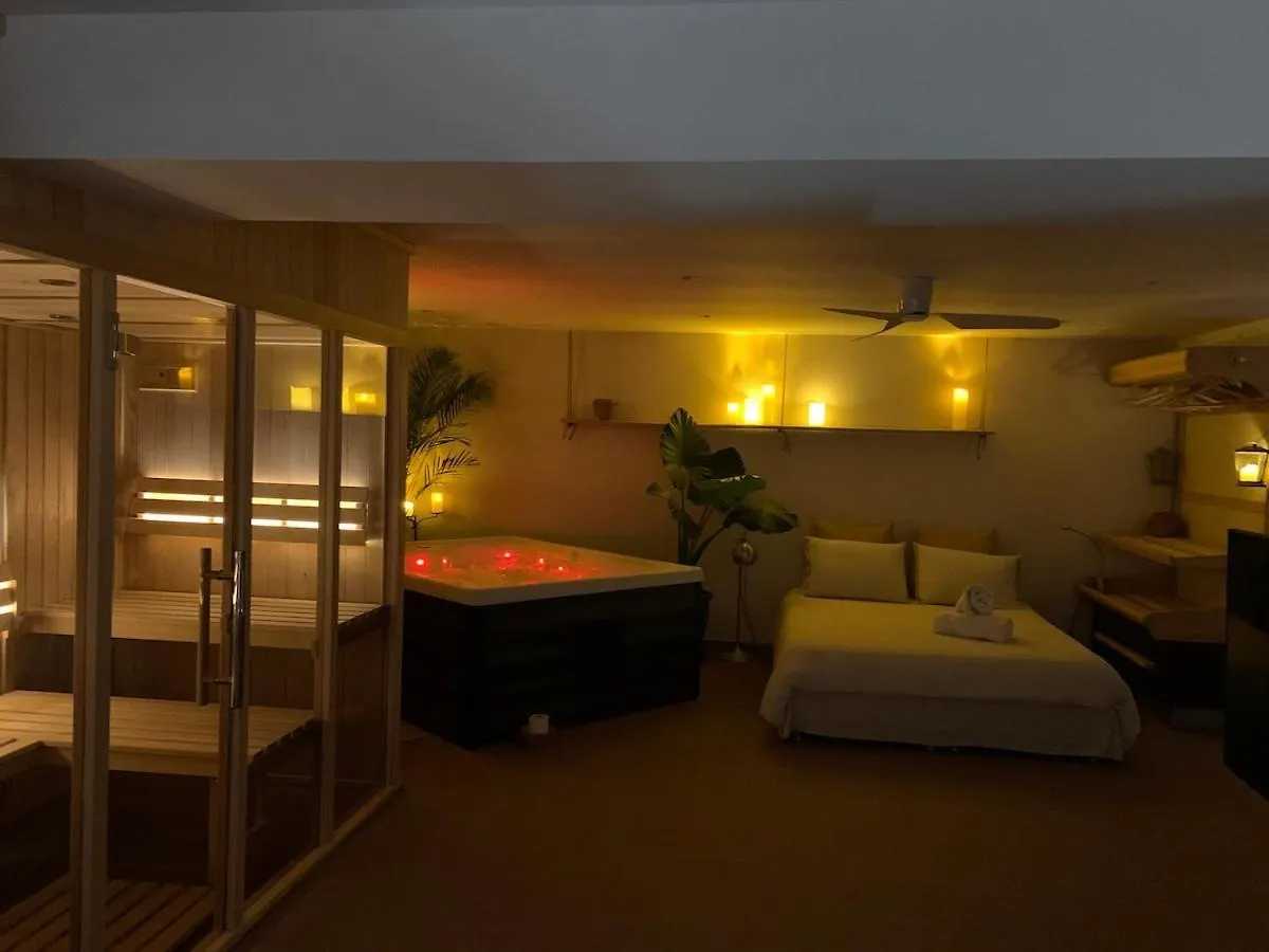 Loft Jacuzzi Sauna Pool Yoga Sea View Love-Room Saint-Jeannet  Saint-Jeannet (Alpes-Maritimes)